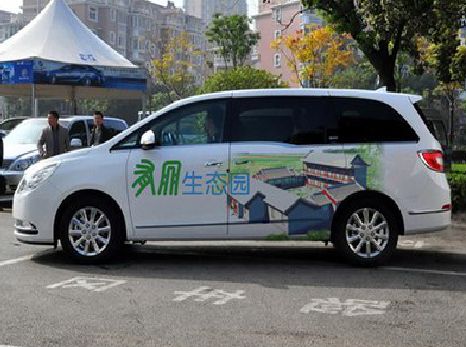 泾阳户外车贴喷绘如何保持效果?